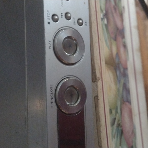 Memorex DVD Player Silver - Picture 2 of 3